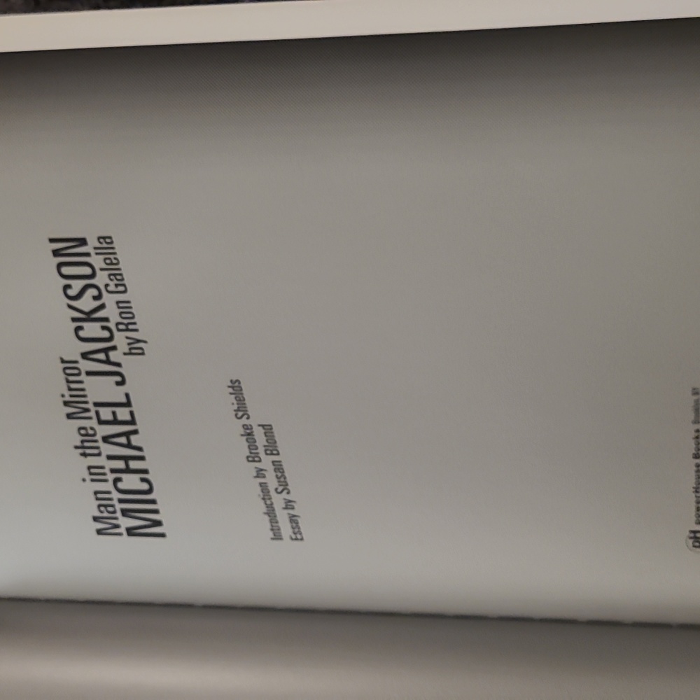 Michael Jackson book - Picture 3 of 3